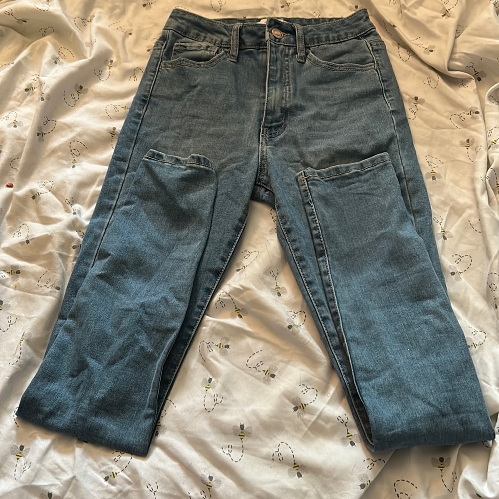 Blue high waisted skinny jeans
